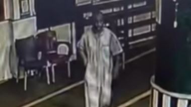اللص