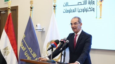  الدكتور عمرو طلعت وزير الاتصالات وتكنولوجيا المعلومات