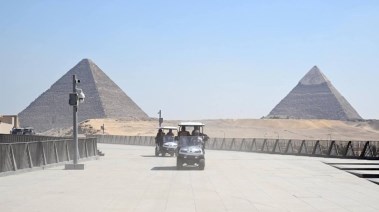 الممشى السياحي يربط المتحف المصري الكبير بالأهرامات