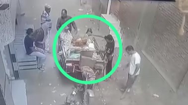 سكب بنزين على أرغفة خبز بـ"تروسيكل" في الشرقية
