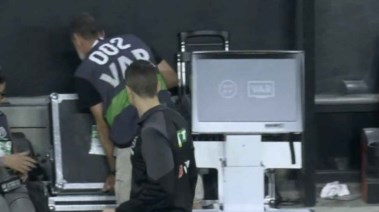 تعطل الفار في لقاء رايو فاييكانو ضد برشلونة