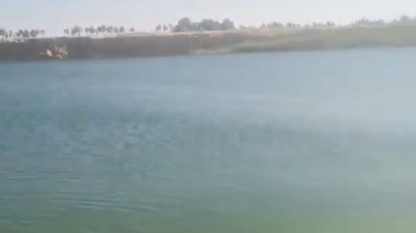 بحيرة غامضة في قلب الصحراء الغربية