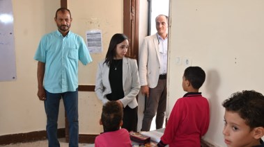 محافظ البحيرة تُكرم مدير مدرسة بإيتاي البارود