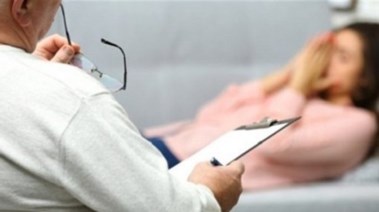 علاقة الطبيب مع المرضى - تعبيرية