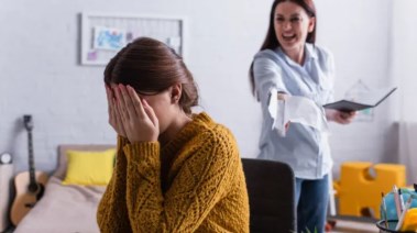 أخطاء تربوية يرتكبها الآباء-تعبيرية