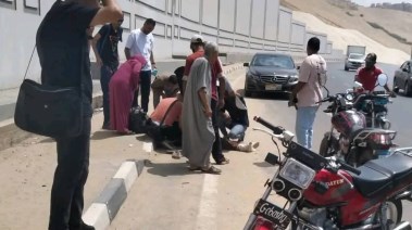 وفاة سيدتين أثناء عبورهما الطريق في المقطم