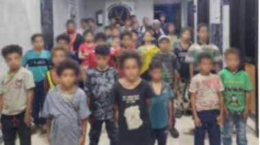 الأطفال المضبوطين