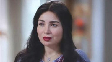 الفنانة مي عز الدين