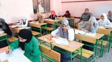 طلاب الصف الثالث الإعدادي