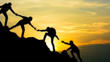  اكتب فقرة عن أهمية التعاون 