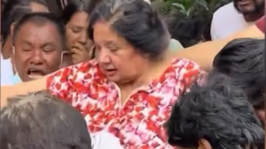 زوجة وزير الطاقة النيبالي السابق