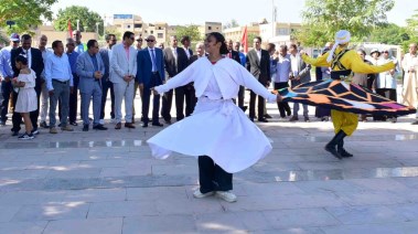 احتفالات الأقصر باليوم العالمي للسياحة 