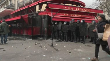تطويق الشرطة لمنطقة الحادث