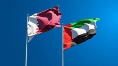 علم دولتي قطر والإمارات العربية المتحدة 
