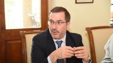السفير البريطاني لدى مصر، مارك برايسون ريتشاردسون