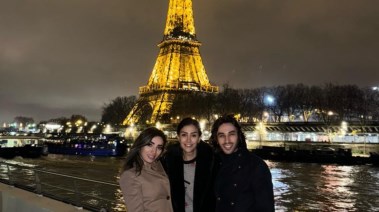 الفنانة غادة عبدالرازق وأسرتها 