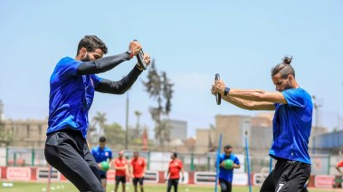 اللاعب رمضان صبحي واللاعب شريف إكرامي 