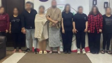 المتهمون بعد ضبطهم 