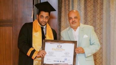أحمد فلوكس وشهادة الدكتوراه الفخرية