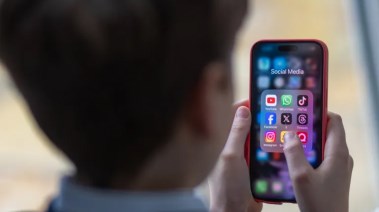 استخدام التيك توك للأطفال