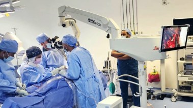 وحدة مناظير المسالك البولية بمستشفى أسوان التخصصي 