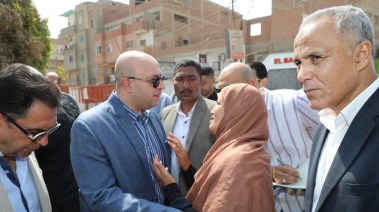 أم تستغيث بمحافظ بني سويف ويوجّه بدعم عاجل لطفل من ذوي الهمم وأسرته