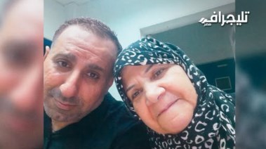 الناقد الفني عماد يسري ووالدته