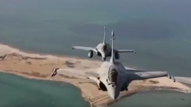  التليفزيون القطري يبث تدريبات عسكرية للجيش القطري 