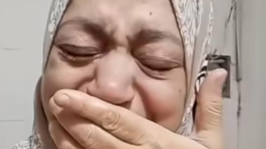 سماح وهي تبكي