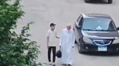 الرجل الكفيف ومحمود