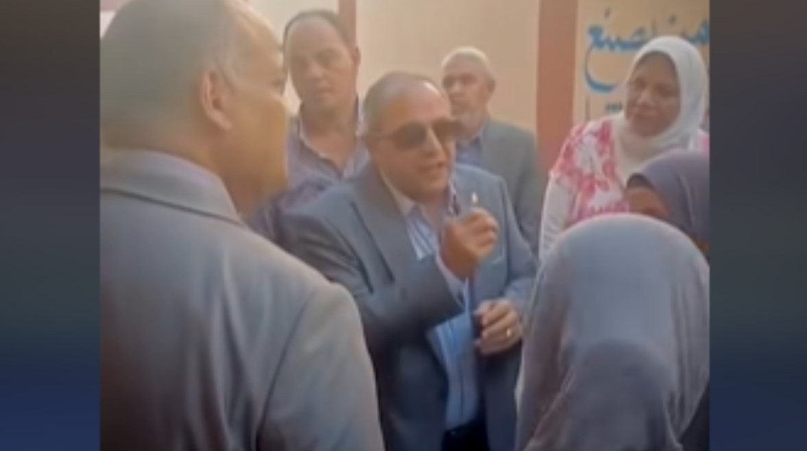 محافظ بورسعيد يوبخ مديرة مدرسة