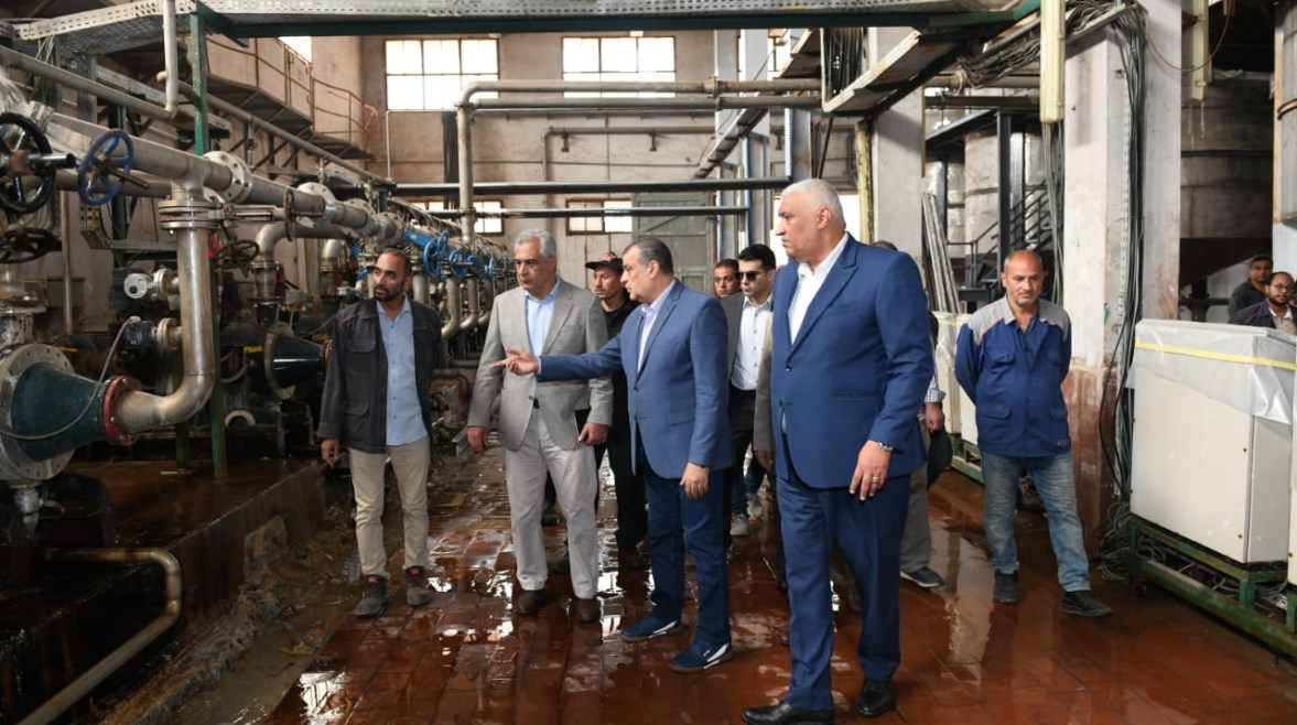 جولة تفقدية مفاجئة لوزير الدولة للإنتاج الحربي بشركة أبو زعبل للكيماويات 
