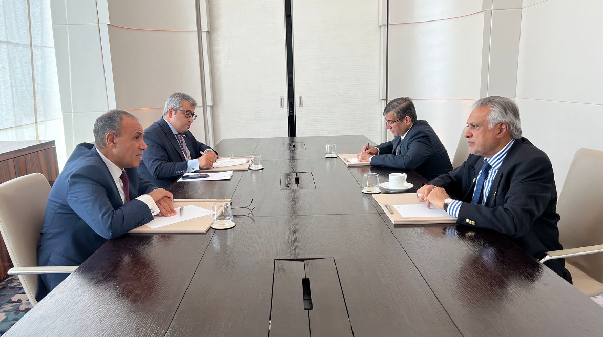 وزير الخارجية يلتقي مع نظيره الباكستاني فى الدوحة وزير الخارجية يلتقي مع نظيره الباكستاني فى الدوحة