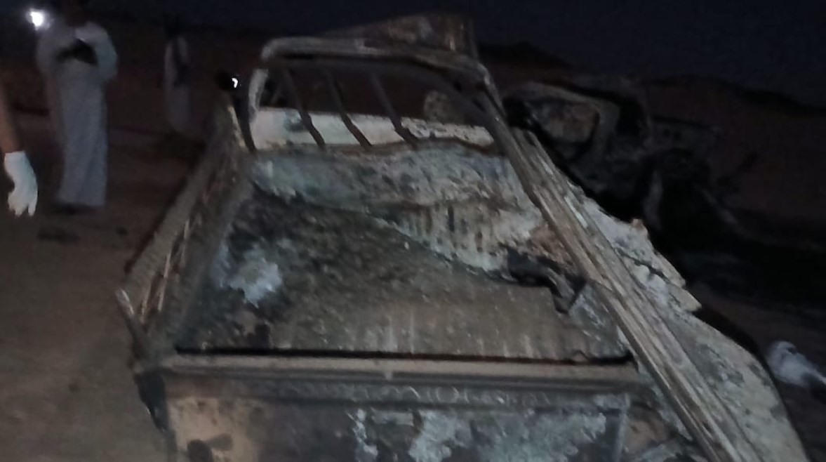تفحم مركبة بطريق الشلاتين في أسوان