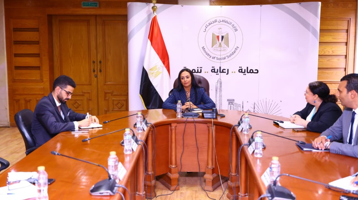 اجتماع وزيرة التضامن بشأن أعمال حصر الحضانات اجتماع وزيرة التضامن بشأن أعمال حصر الحضانات