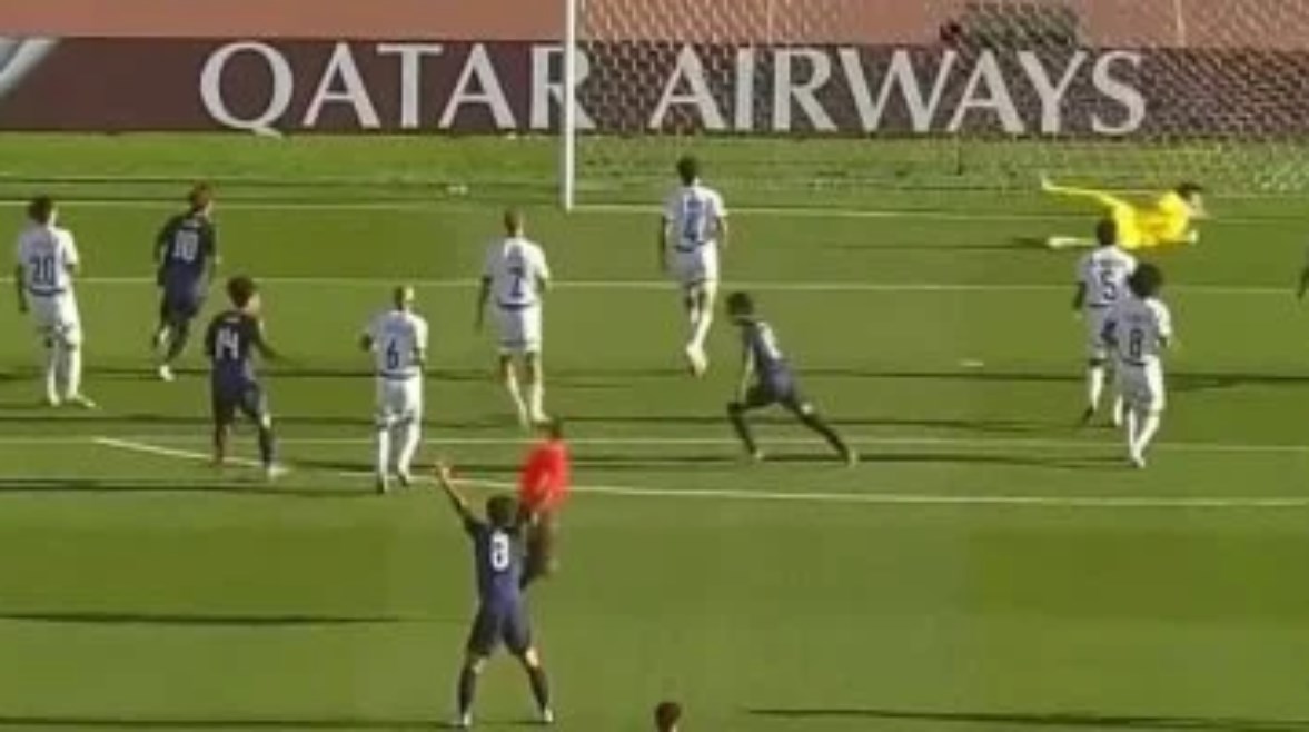 جانب من مباراة منتخب مصر للشباب واليابان  جانب من مباراة منتخب مصر للشباب واليابان