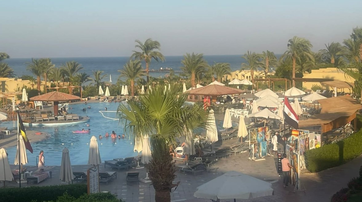 منتجعات سياحية بالبحر الأحمر 