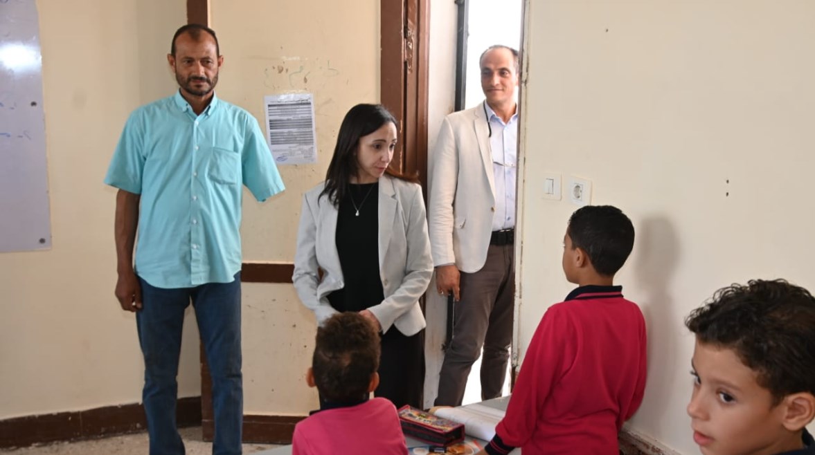 محافظ البحيرة تُكرم مدير مدرسة بإيتاي البارود