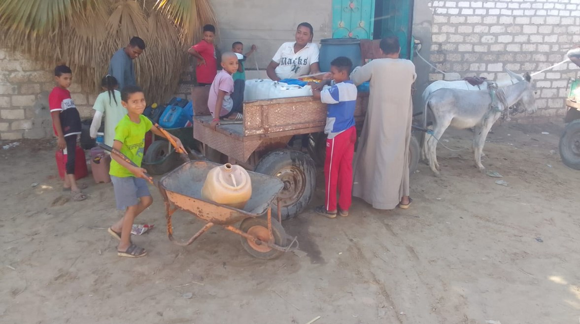 أهالي عزبة الصعايدة بالمنيا أهالي عزبة الصعايدة بالمنيا