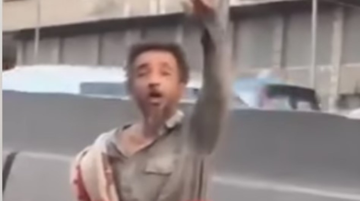 المتسول كما ظهر في الفيديو المتسول كما ظهر في الفيديو