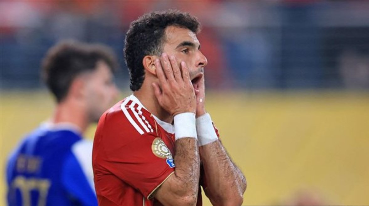 اللاعب أحمد سيد "زيزو" اللاعب أحمد سيد "زيزو"