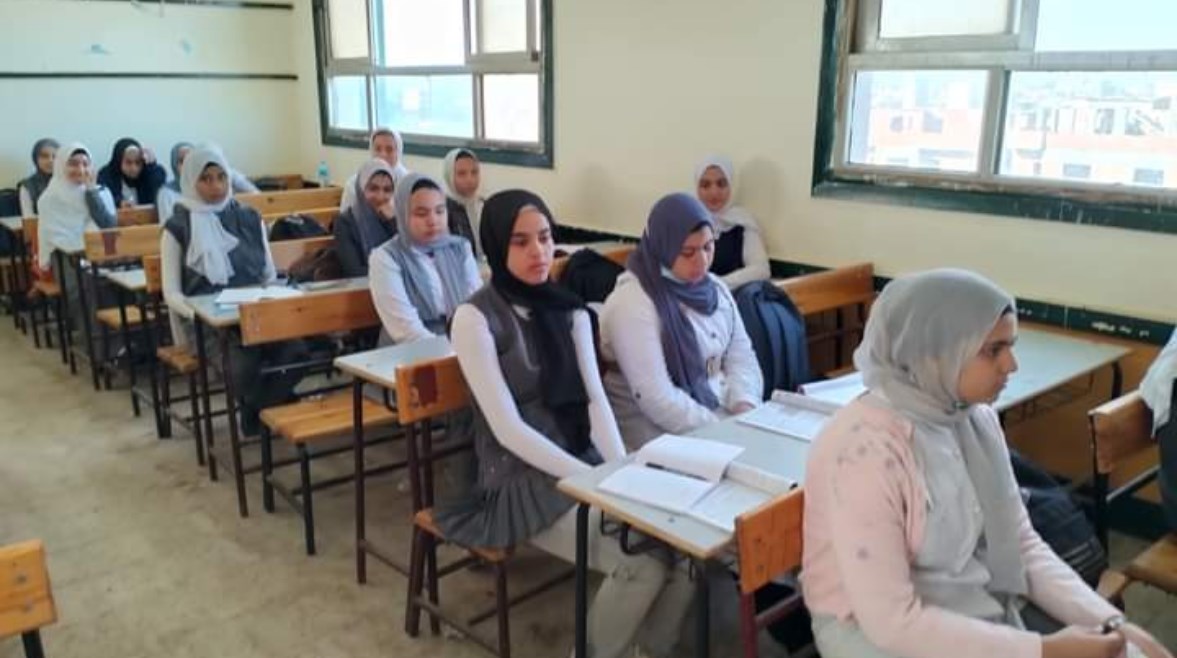 طالبات الصف الثالث الإعدادي طالبات الصف الثالث الإعدادي