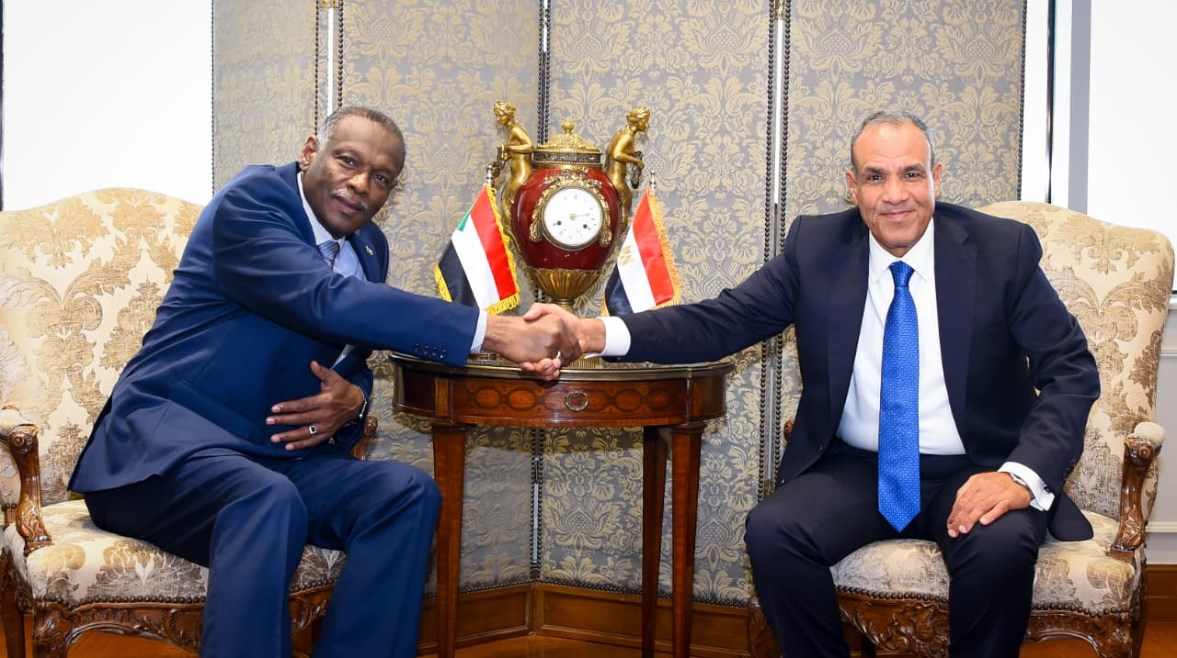 جانب من الاجتماع جانب من الاجتماع