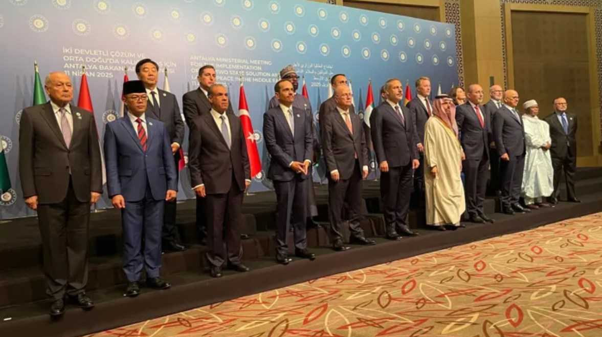 جانب من الاجتماع جانب من الاجتماع