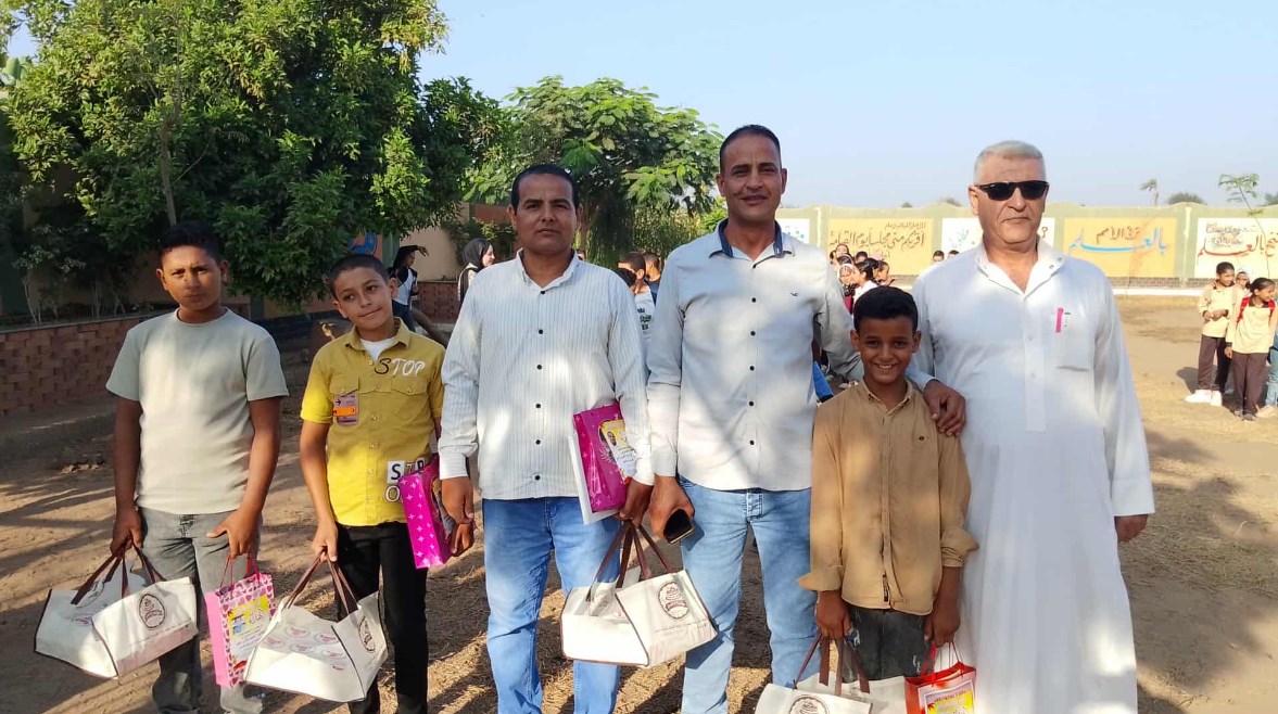 جانب من حفل تكريم 3 طلاب ومدرسهم بالمنوفية