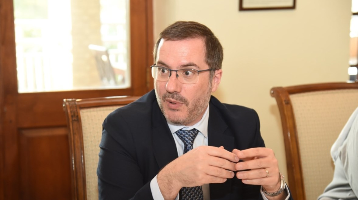 السفير البريطاني لدى مصر، مارك برايسون ريتشاردسون