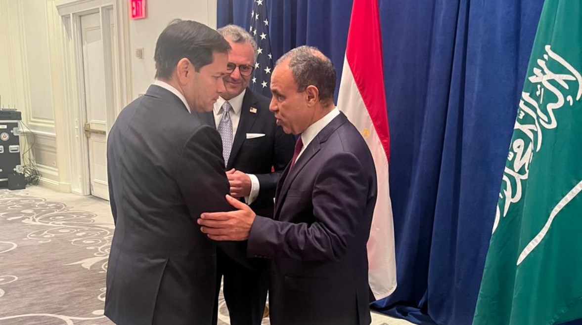 وزير الخارجية ونظيره الأمريكي