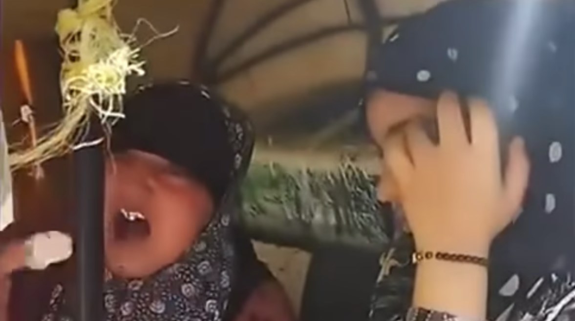السيدتان كما ظهرتا في الفيديو المتداول