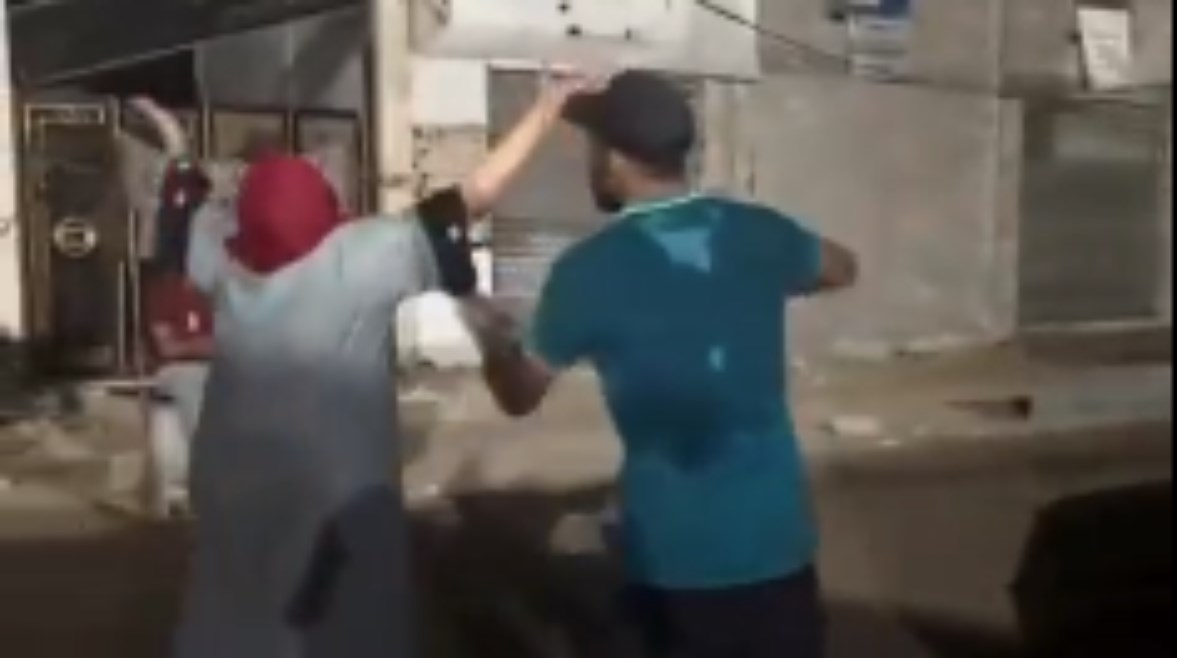 الأم الفلسطينية التي فرحت أن ابنها لا يزال حيًا يرزق الأم الفلسطينية التي فرحت أن ابنها لا يزال حيًا يرزق