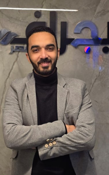 الكاتب الصحفي حسن راشد